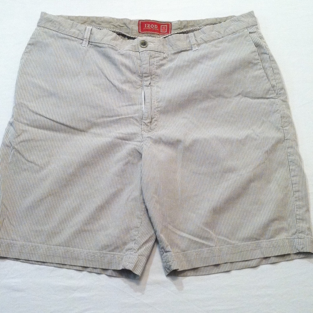 MENS SHORTS IZOD SIZE 40 LUXURY SPORT STRIPED